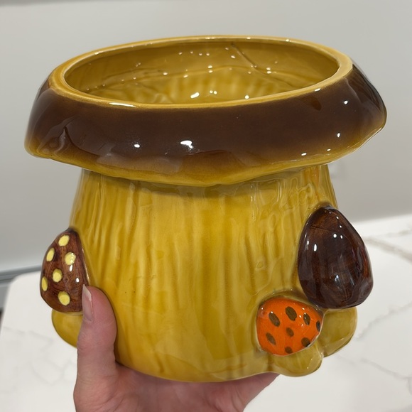 Napcoware Vintage Mushroom Cookie Jar Canister - Picture 4 of 16
